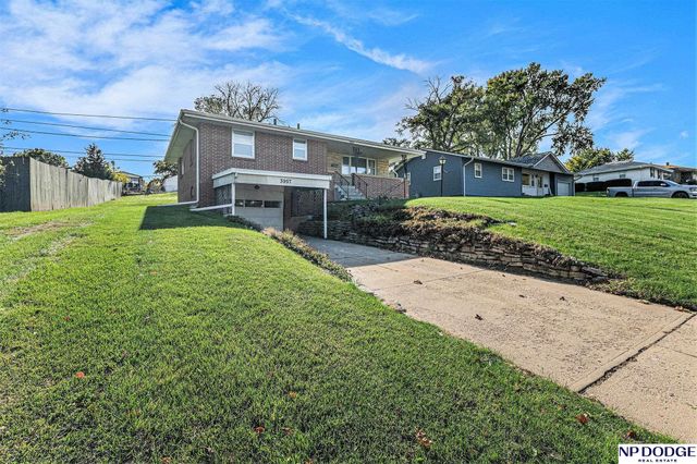 3957 E Street, Omaha, NE 68107