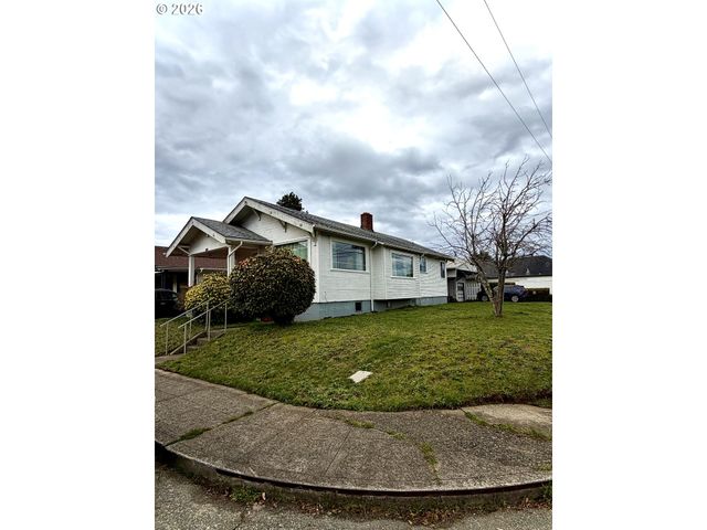 1489 UNION Ave, North Bend, OR 97459