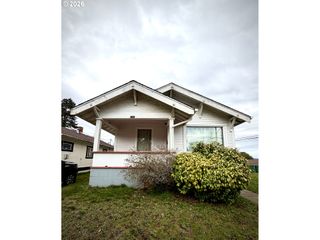 1489 UNION Ave, North Bend, OR 97459