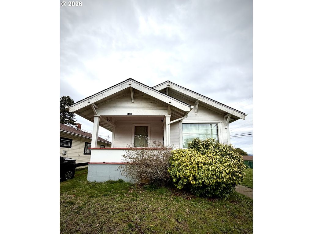 1489 UNION Ave, North Bend, OR 97459