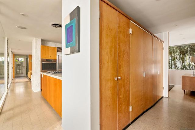 5622 Linda Rosa Ave, La Jolla, CA 92037