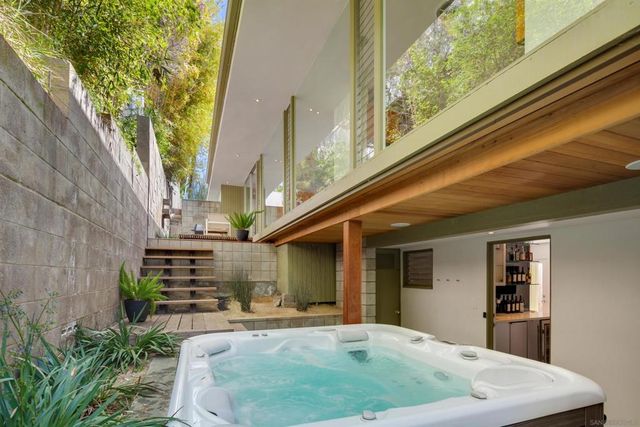 5622 Linda Rosa Ave, La Jolla, CA 92037