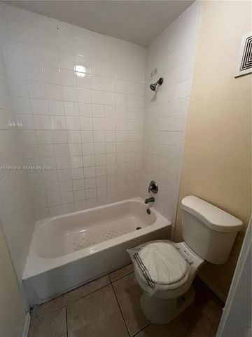 2822 NW 55th Ave 1D, Lauderhill, FL 33313