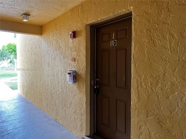 2822 NW 55th Ave 1D, Lauderhill, FL 33313