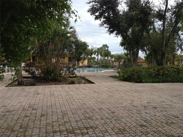 2822 NW 55th Ave 1D, Lauderhill, FL 33313