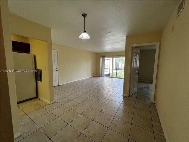 2822 NW 55th Ave 1D, Lauderhill, FL 33313