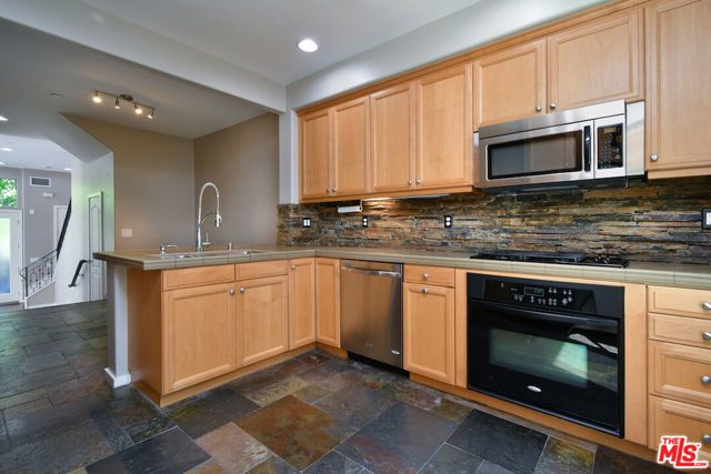5412 W 149th Place 4, Hawthorne, CA 90250