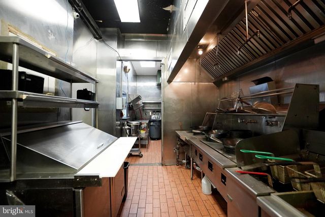 301 SPRING GARDEN STREET, Philadelphia, PA 19123