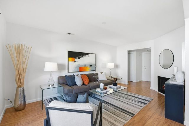 26 4th Street 9, Los Altos, CA 94022