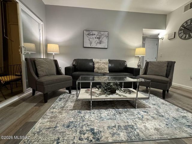 5750 N Camino Esplendora Apt 118, Tucson, AZ 85718