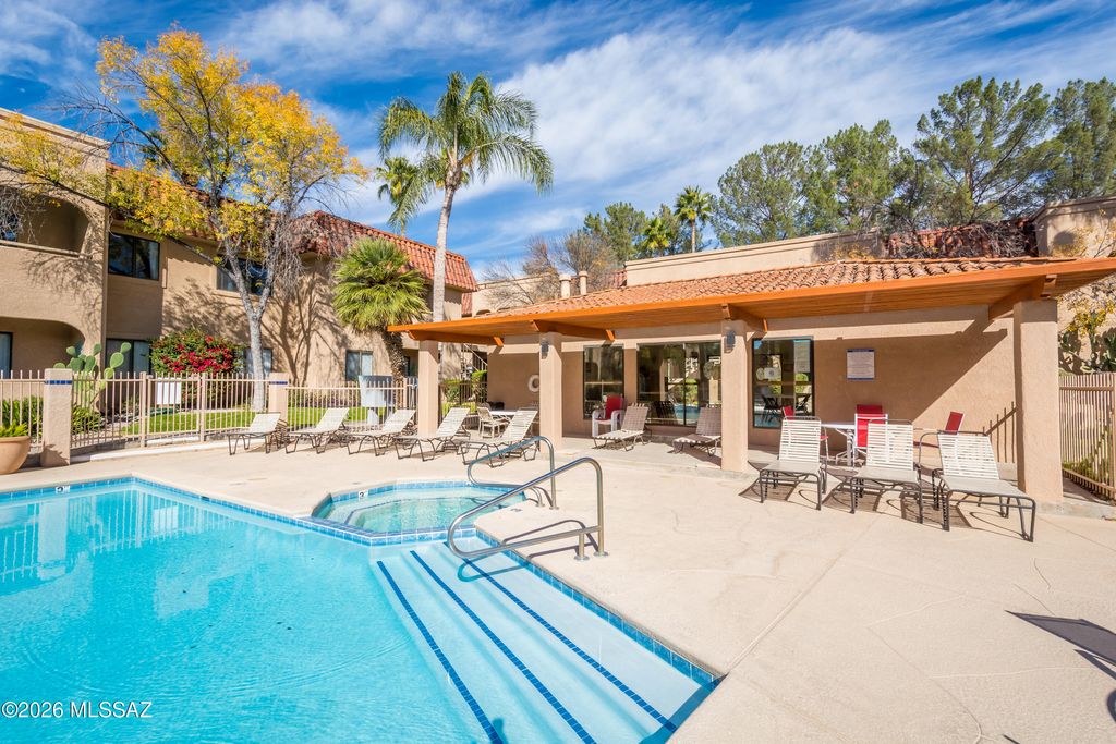 5750 N Camino Esplendora Apt 118, Tucson, AZ 85718