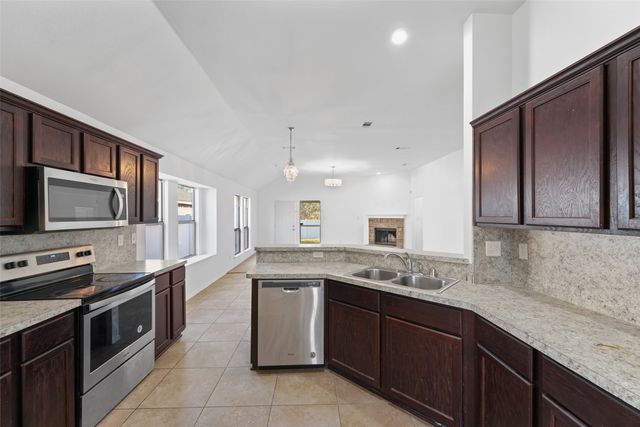 3338 Shining Light Drive, Dallas, TX 75228