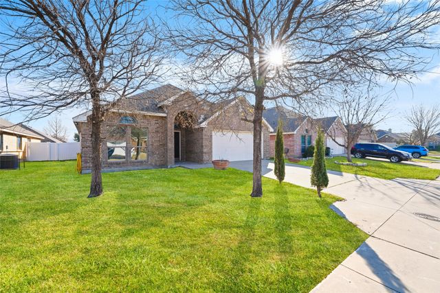 3338 Shining Light Drive, Dallas, TX 75228