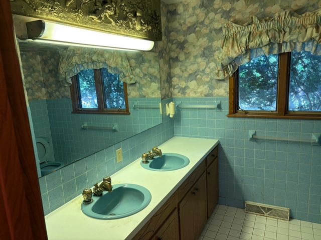9206 35th Street W, Milan, IL 61264