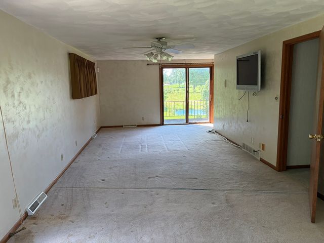 9206 35th Street W, Milan, IL 61264