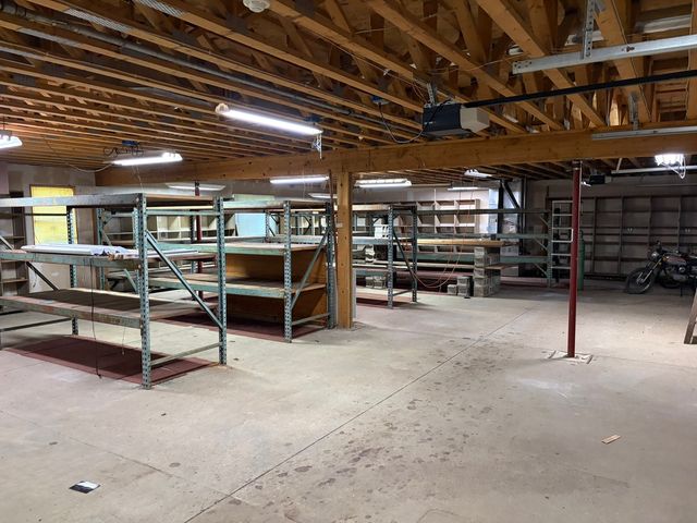 9206 35th Street W, Milan, IL 61264