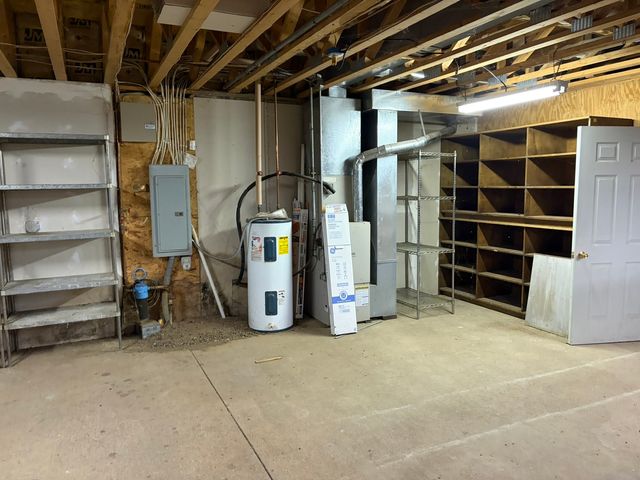 9206 35th Street W, Milan, IL 61264
