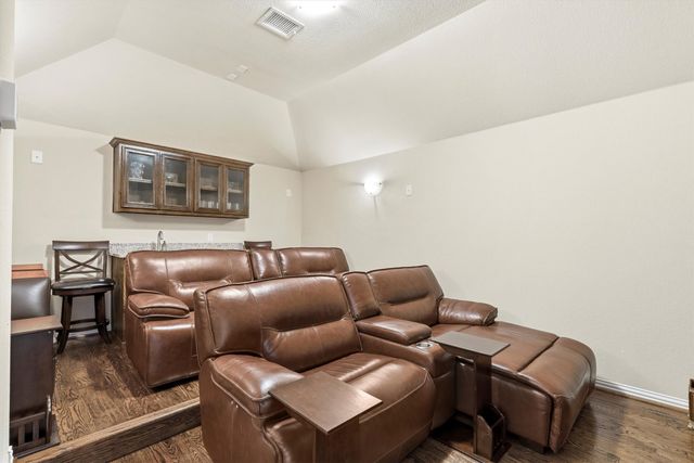 412 Shadow Creek Drive, Desoto, TX 75115