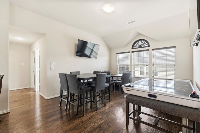 412 Shadow Creek Drive, Desoto, TX 75115