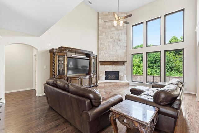 412 Shadow Creek Drive, Desoto, TX 75115