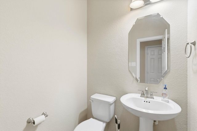 412 Shadow Creek Drive, Desoto, TX 75115