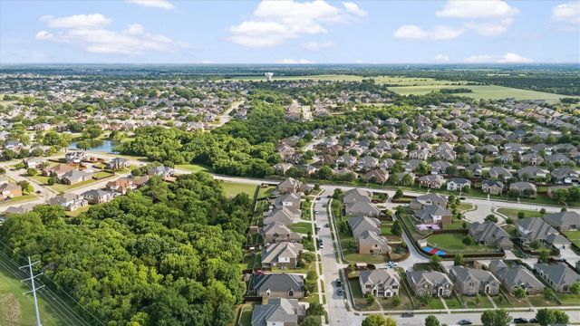412 Shadow Creek Drive, Desoto, TX 75115