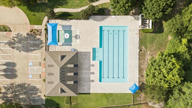 412 Shadow Creek Drive, Desoto, TX 75115