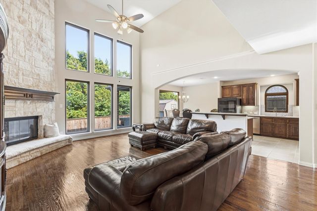 412 Shadow Creek Drive, Desoto, TX 75115