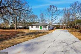 127 Perry Street, Loganville, GA 30052