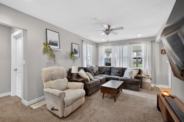 624 Rose Avenue, Des Moines, IA 50315