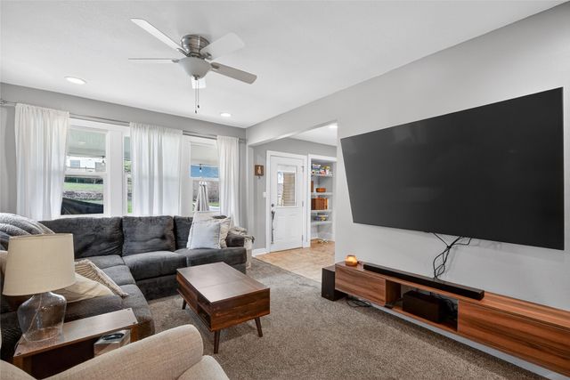 624 Rose Avenue, Des Moines, IA 50315