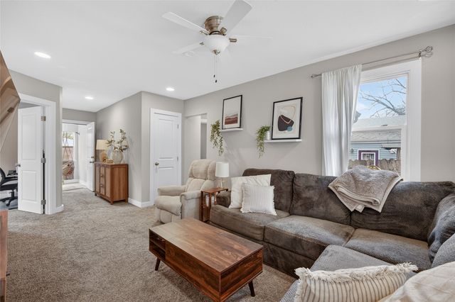 624 Rose Avenue, Des Moines, IA 50315