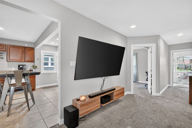 624 Rose Avenue, Des Moines, IA 50315