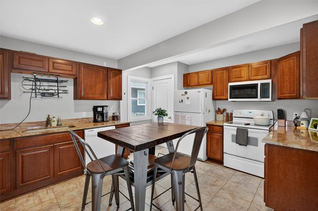 624 Rose Avenue, Des Moines, IA 50315