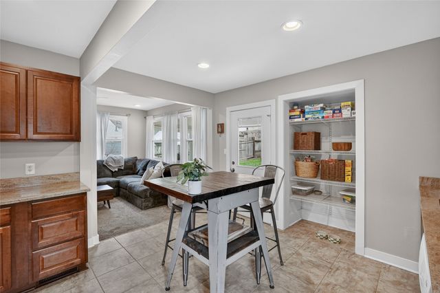 624 Rose Avenue, Des Moines, IA 50315