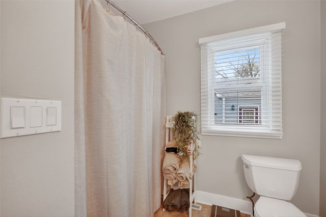 624 Rose Avenue, Des Moines, IA 50315