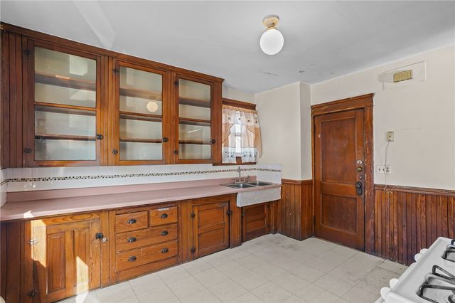 295 Vermont Avenue, Providence, RI 02905