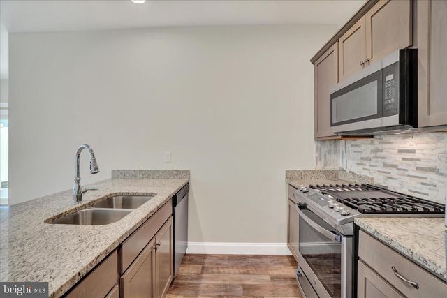 140 RIDGEFIELD DR, Elizabethtown, PA 17022