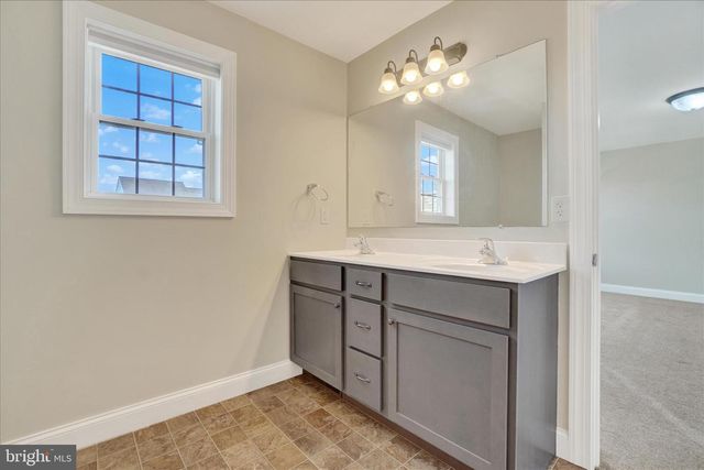140 RIDGEFIELD DR, Elizabethtown, PA 17022