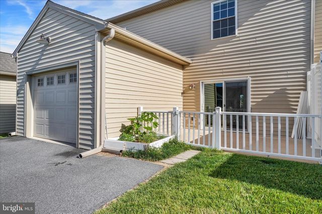 140 RIDGEFIELD DR, Elizabethtown, PA 17022