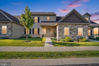 140 RIDGEFIELD DR, Elizabethtown, PA 17022
