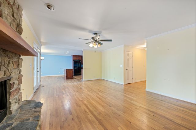 202 Oxford Pl, Gallatin, TN 37066