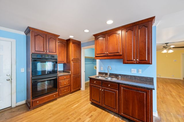 202 Oxford Pl, Gallatin, TN 37066