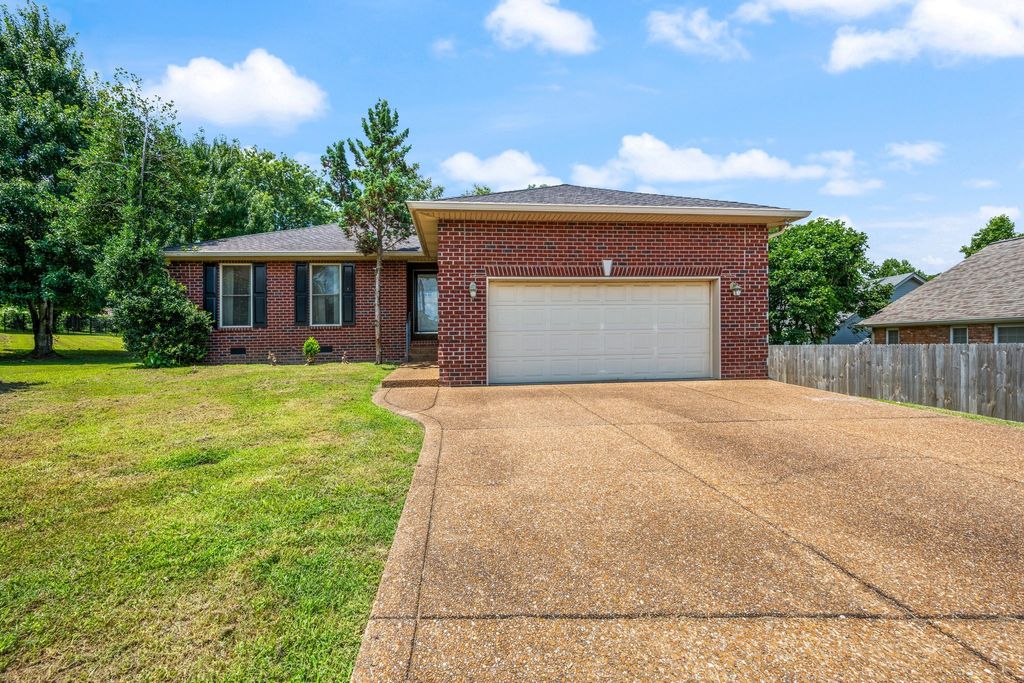 202 Oxford Pl, Gallatin, TN 37066