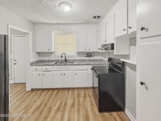 6628 PINE SUMMIT Drive, Jacksonville, FL 32211