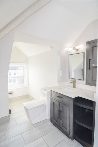 349 Beacon Street D, Lowell, MA 01850