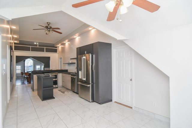 349 Beacon Street D, Lowell, MA 01850