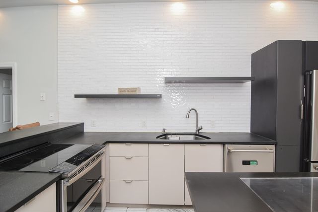 349 Beacon Street D, Lowell, MA 01850