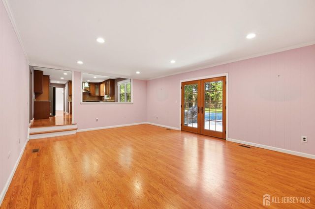 83 Hidden Lake Drive, North Brunswick, NJ 08902