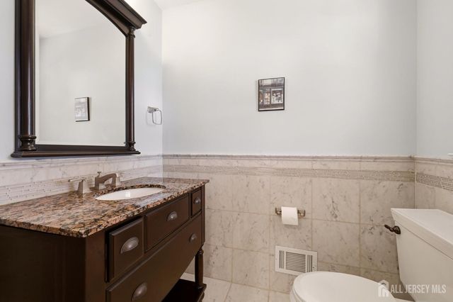 83 Hidden Lake Drive, North Brunswick, NJ 08902